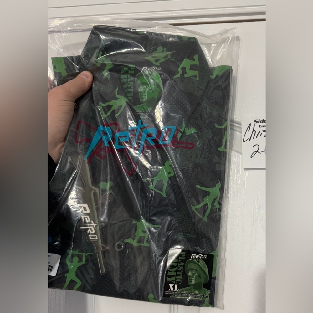 Retro Rifle Mystery Shirt Plastic Army XL